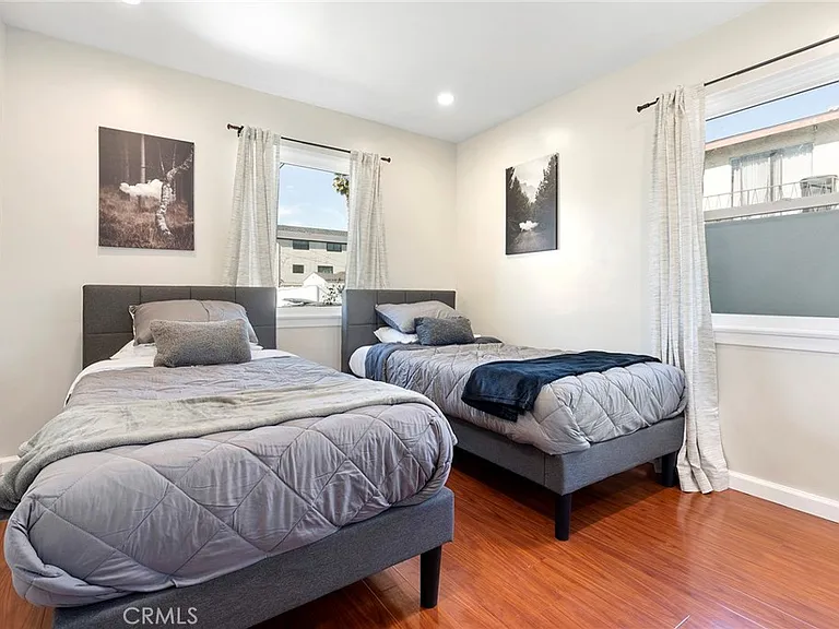 18228 Regina Ave — Photo 22