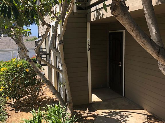 Calm and Secluded Entry to Condo- Corner Home