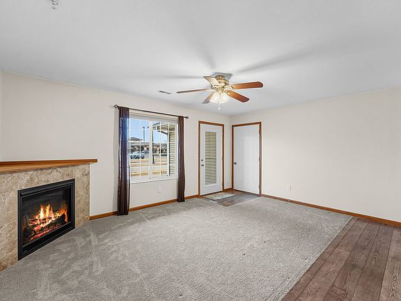 5th image of 300 E Franklin St #101