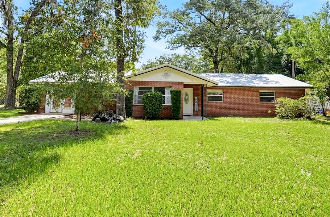 4 bed, 1984 sqft, $3,400 — Photo 2