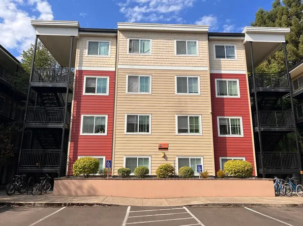 Shadow Hills Apartments, 2740 SW Western Blvd #C2004b5f5, Corvallis, OR 97333