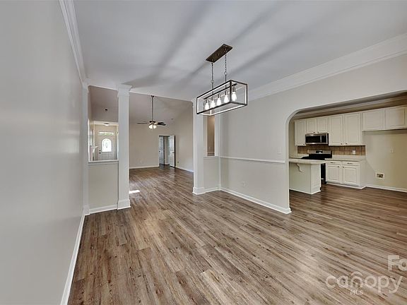 2nd image of 5139 Stowe Derby Dr