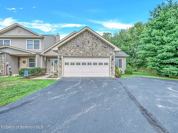 3rd image of 16 Fiore Ct