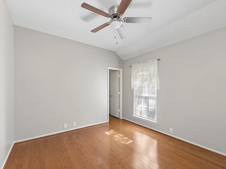 10613 Brandenberg Dr — Photo 25