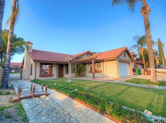 2nd image of 25770 Onate Dr