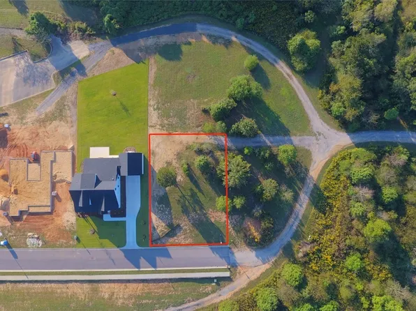 1304 Cherry Tree Ln, Prattville, AL 36066