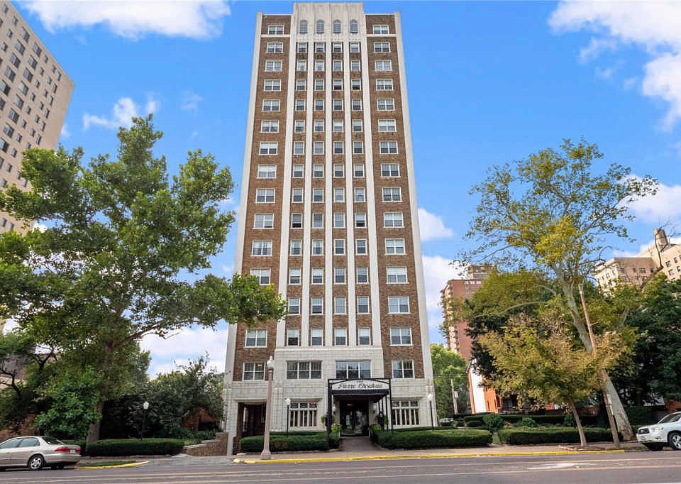 1st image of 4440 Lindell Blvd #1-L