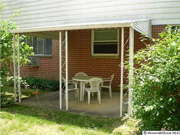 3rd image of 23A Yorktowne Pkwy