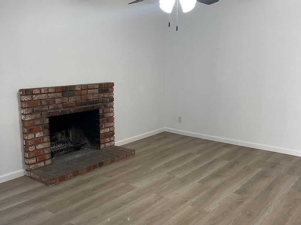 1st image of 2226 Banyan Way