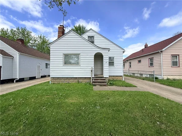 33 Henry St, Bedford, OH 44146