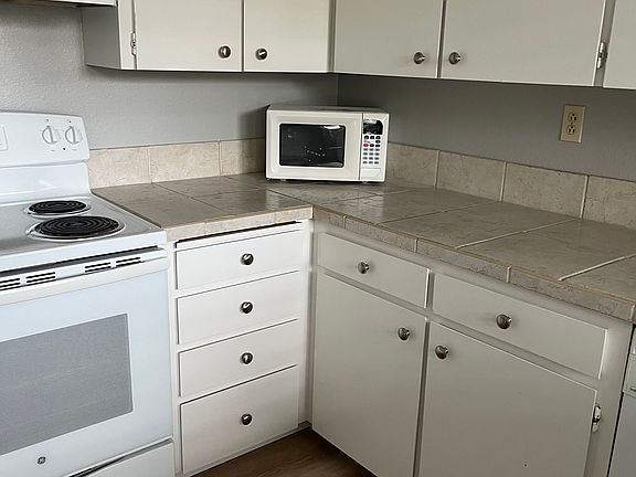 4th image of 1820 NW 30th St #4