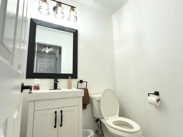 12 Griffiths Ave — Photo 16