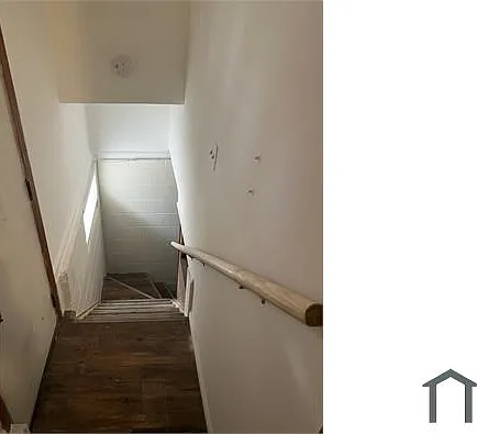 11318 Warwick St — Photo 15