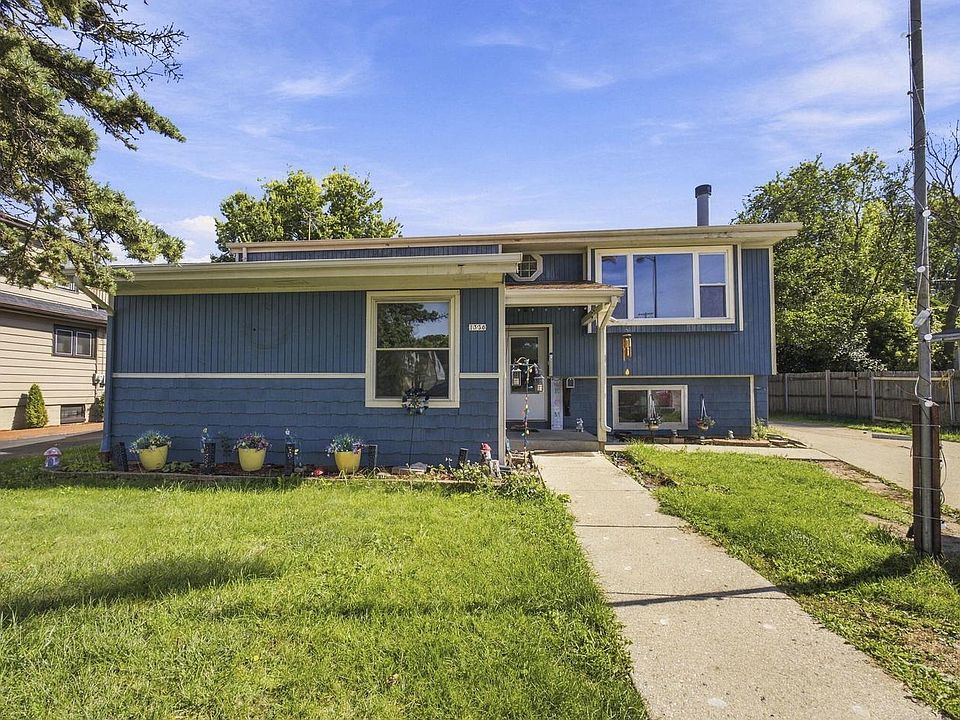 1st image of 1336 S 92nd STREET