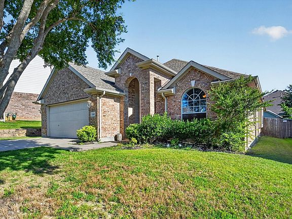 3rd image of 1303 Cedar Branch Dr