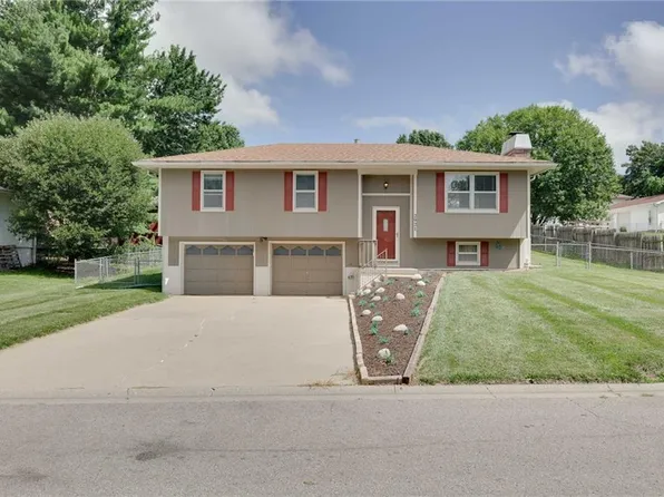 2921 Dover St, Saint Joseph, MO 64506