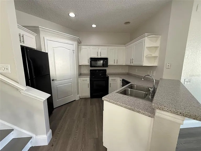 609 Island Place Way #609 — Photo 3