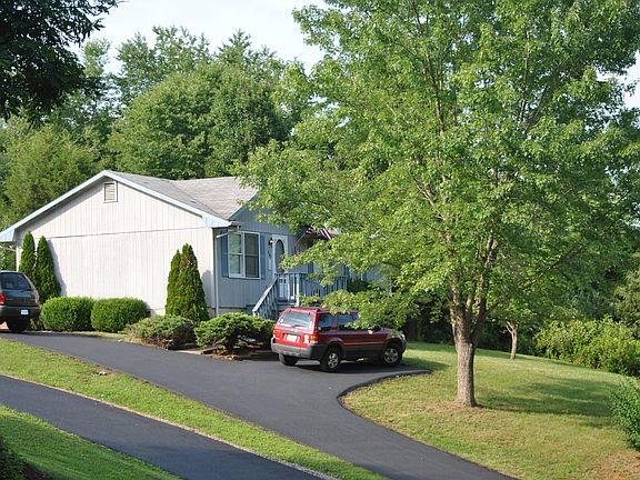 2nd image of 403 Glasgow Ave