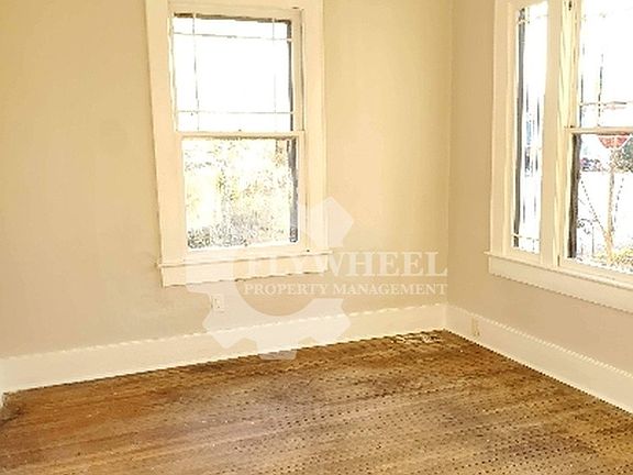 2nd image of 910 S Crest Rd Unit B