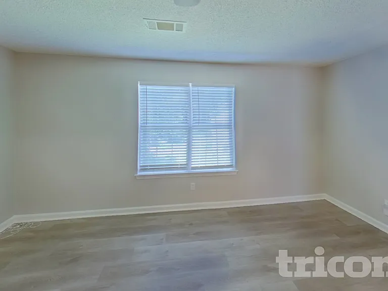 4430 Reserve Hill Xing — Photo 2