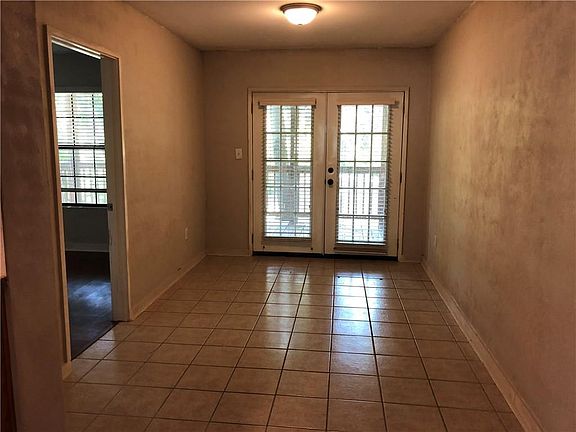 4th image of 4001 Maplewood Ave #A