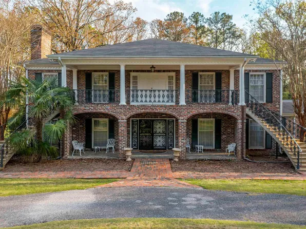 116 Silverwood Dr, Talladega, AL 35160
