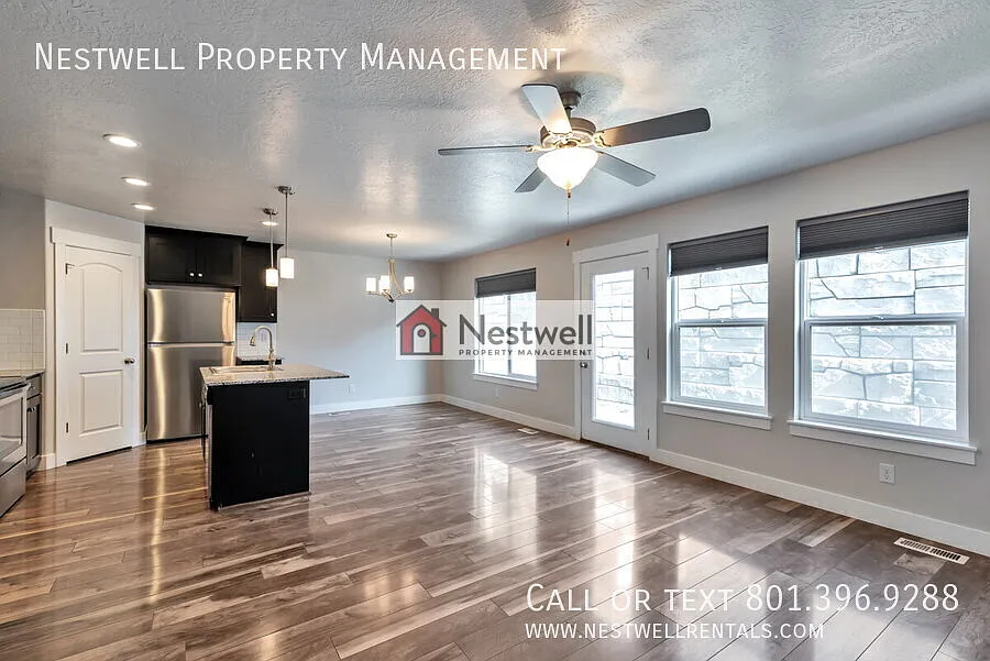 Amazing 3-bed Townhome in Lehi — Photo 2