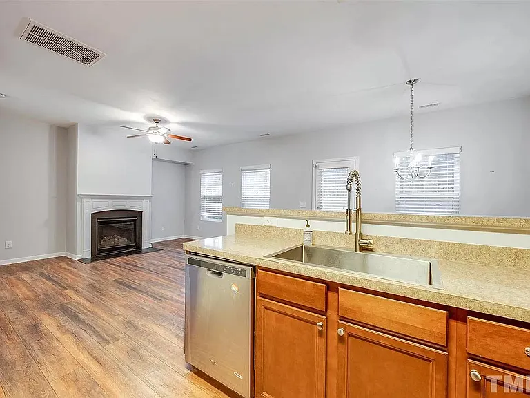 125 Golden Meadow Ct — Photo 8