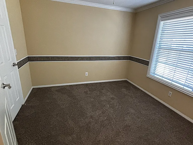 961 E Richmond Ave — Photo 22