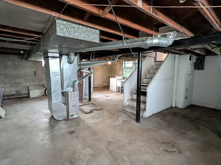 7414 Vaughan St — Photo 14