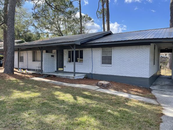 1070 SW McFarlane Ave #2