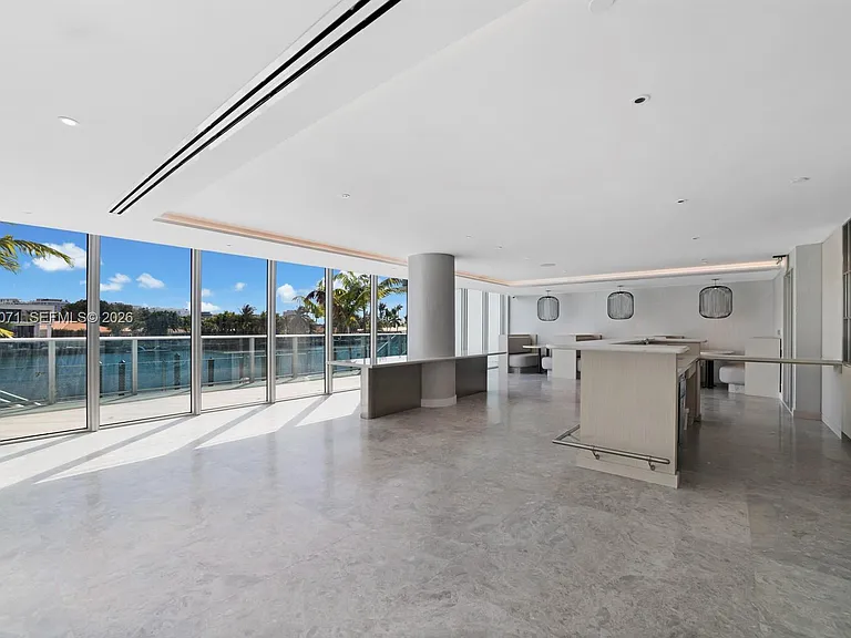 9221 E Bay Harbor Dr #610 — Photo 43