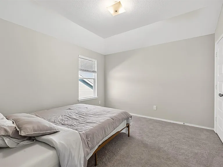 1601 Darwin Cedar Dr — Photo 27