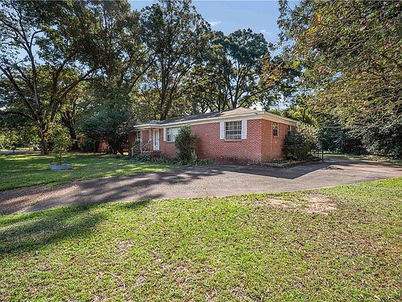 3rd image of 5325 Colonial Cir S