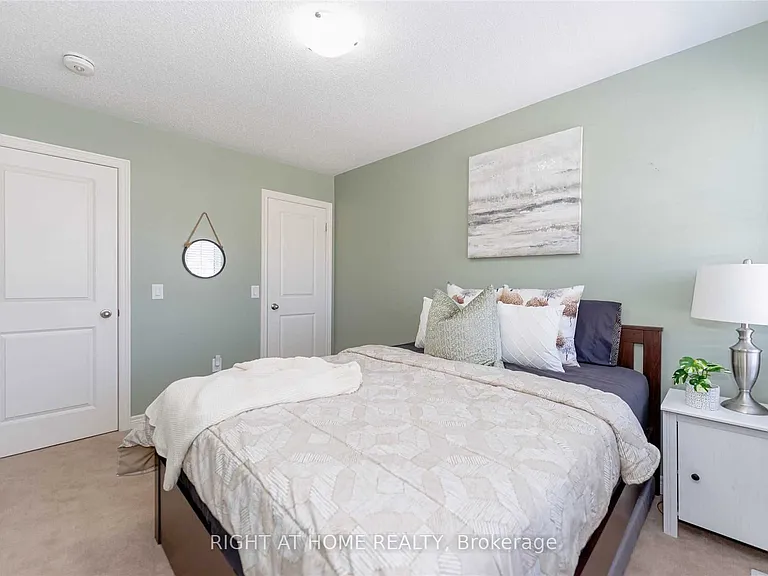 41 Dufay Rd — Photo 6