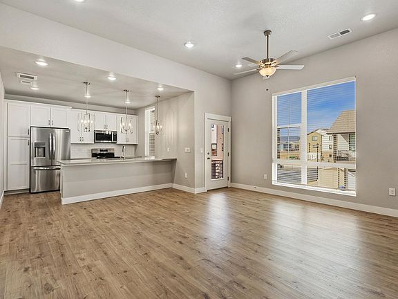 5th image of 1014 Birdwhistle Ln #1