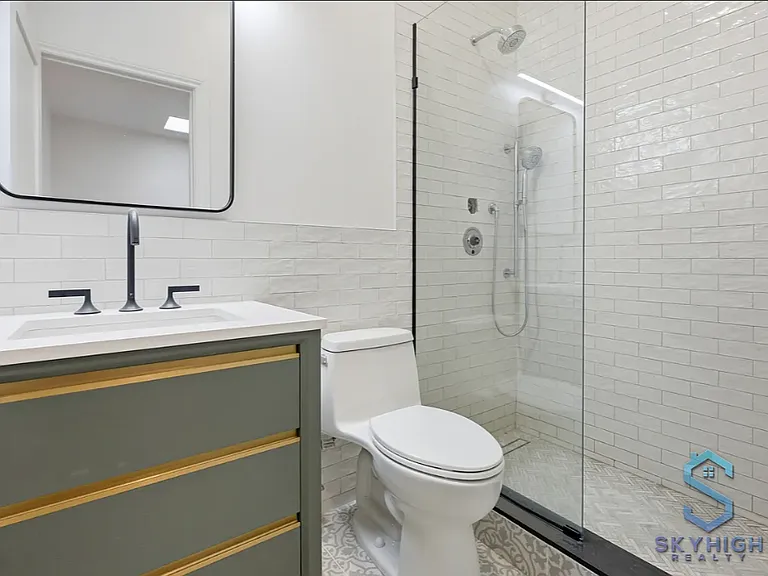 594 Van Buren St #TOWN — Photo 18