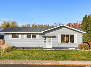 2606 37th St W, Saskatoon, SK S7L4E8