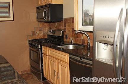 3rd image of 48 Charlotte Pl