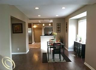 3rd image of 2640 Sunnyknoll Ave