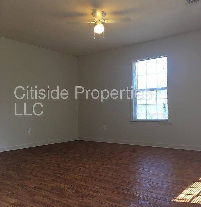 2nd image of 2793 White Oak Dr