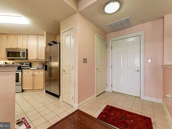 3rd image of 485 Harbor Side St APT 600