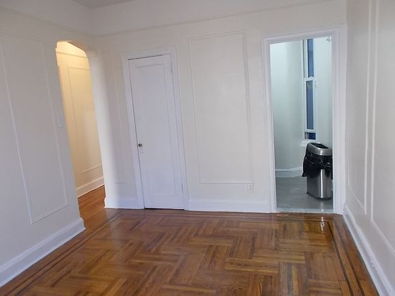 3rd image of 434 Park Pl #C3
