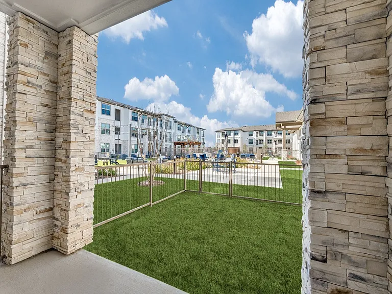 Grand at Saginaw — Photo 15