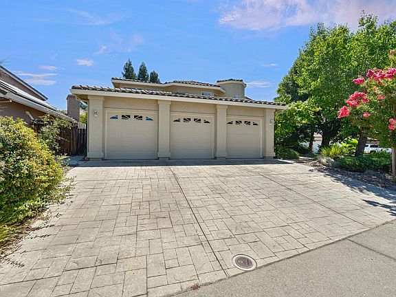2nd image of 6901 Fallsbrook Ct