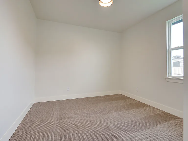 2101 Dax Ln — Photo 37