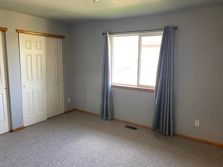 4395 N Bourbon Dr — Photo 13