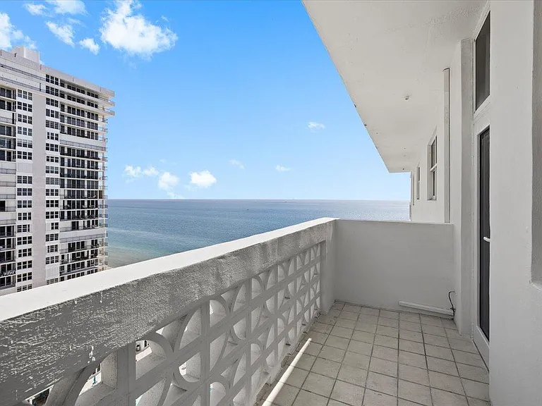 4250 Galt Ocean Dr #Penthouse R — Photo 23