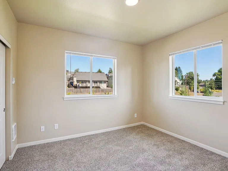 LIBERTY CREST APARTMENTS — Photo 49