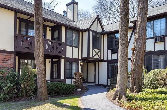 1st image of 54 Tudor Ct